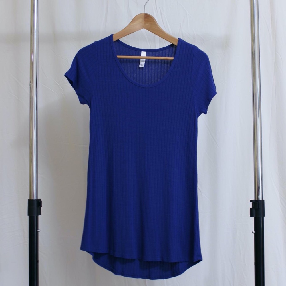 plain blue t-shirt
